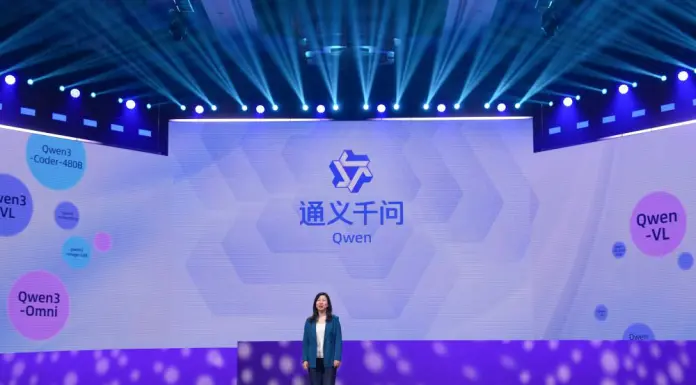 Cina, Alibaba lancia versione aggiornata di Chatbot IA per il mercato di massa