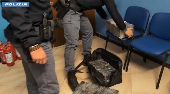 Sequestrati 230 kg cocaina alla frontiera di Ventimiglia, arrestato camionista