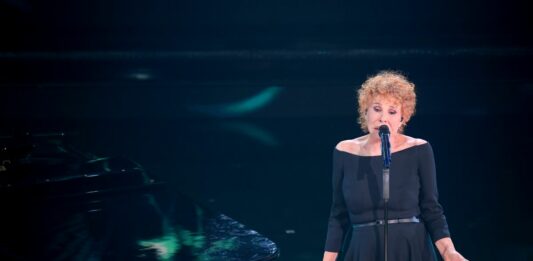 Addio a Ornella Vanoni, leggenda della musica italiana. Camera ardente domenica e lunedì al Piccolo Teatro di Milano