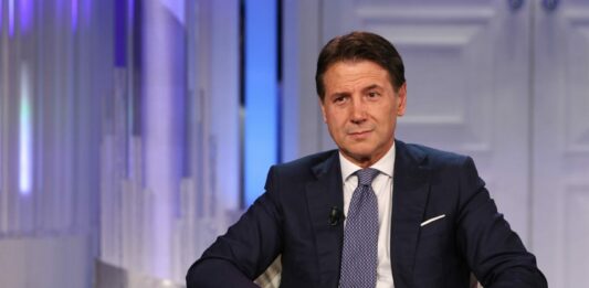 Conte “Attacco al Colle scomposto, per non parlare di economia”