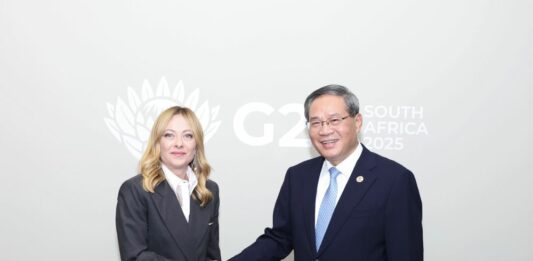 Cina, premier Li promette alle aziende italiane maggiore accesso al mercato