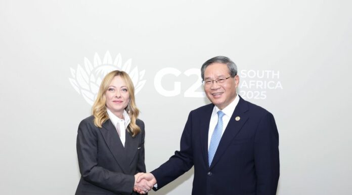 Cina, premier Li promette alle aziende italiane maggiore accesso al mercato