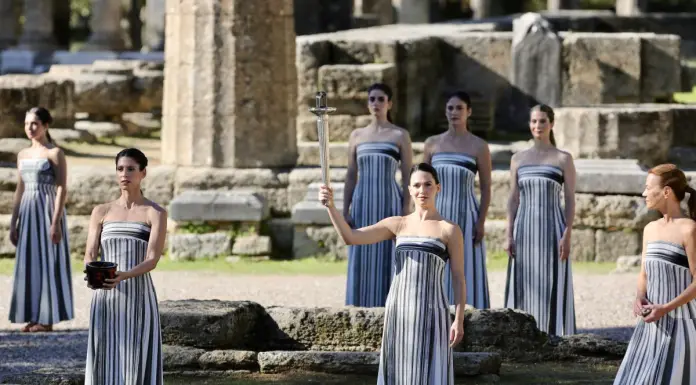 Accesa a Olimpia la fiamma olimpica di Milano Cortina 2026