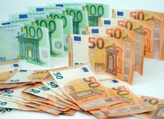 Confcommercio, Pil +1,2% a luglio su base annua. Consumi +1,8%