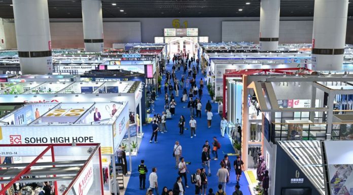 Cina: Fiera di Canton si chiude con numero record di acquirenti esteri (1)