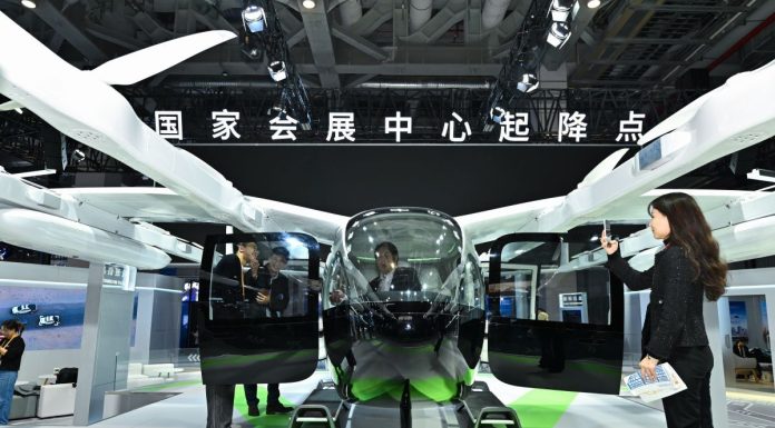 Cina: alla CIIE esposti nuovi prodotti e tecnologie innovative per mobilità (2)