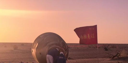 Cina: la capsula di rientro di Shenzhou-21 tocca terra