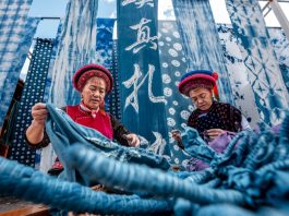 Cina: la tradizione del tie-dye Bai rivive nel villaggio di Zhoucheng (3)