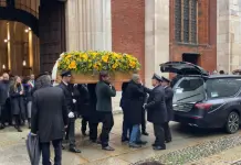 L’ultimo saluto di Milano a Ornella Vanoni, Don Garbini “La sua vita dentro la nostra esistenza”