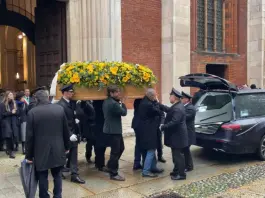 L’ultimo saluto di Milano a Ornella Vanoni, Don Garbini “La sua vita dentro la nostra esistenza”