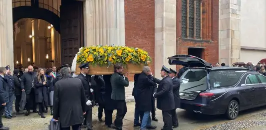 L’ultimo saluto di Milano a Ornella Vanoni, Don Garbini “La sua vita dentro la nostra esistenza”