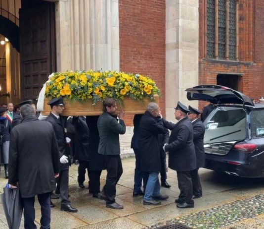 L’ultimo saluto di Milano a Ornella Vanoni, Don Garbini “La sua vita dentro la nostra esistenza”