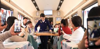 Cina: nell’Heilongjiang inaugurato treno turistico a tema ghiaccio e neve (2)