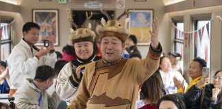 Cina: nell’Heilongjiang inaugurato treno turistico a tema ghiaccio e neve (3)