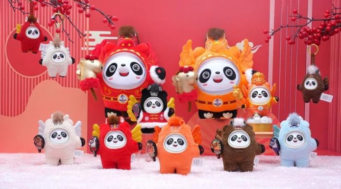 Cina: la versione “cavallo” di Bing Dwen Dwen arriva sul mercato