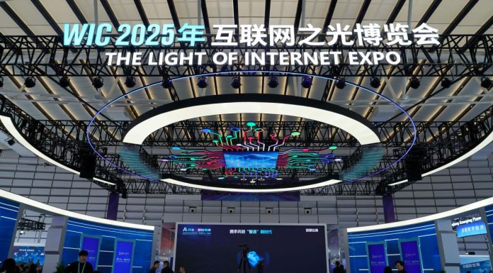 Cina: Light of Internet Expo a Wuzhen, in mostra prodotti IA all’avanguardia (2)