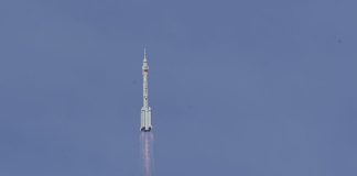 Cina: lanciata la navicella Shenzhou-22 (2)