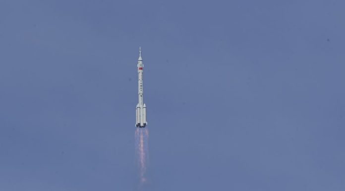 Cina: lanciata la navicella Shenzhou-22 (2)
