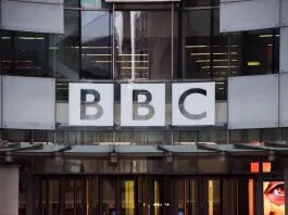 Trump minaccia una causa legale alla BBC per un miliardo di dollari