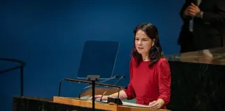 Giornata ONU contro la violenza sulle donne, Baerbock denuncia l’“epidemia” della violenza digitale e dei deepfake sessuali