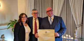 Philip Baglini insignito a Londra del titolo di Cavaliere della Repubblica Italiana