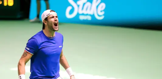 Italia avanti 1-0 sulla Spagna in finale di Coppa Davis: Berrettini batte Carreno Busta, in campo Cobolli