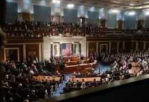 La Camera Usa approva la legge per divulgare i file Epstein, sconfitta per Trump