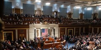 La Camera Usa approva la legge per divulgare i file Epstein, sconfitta per Trump