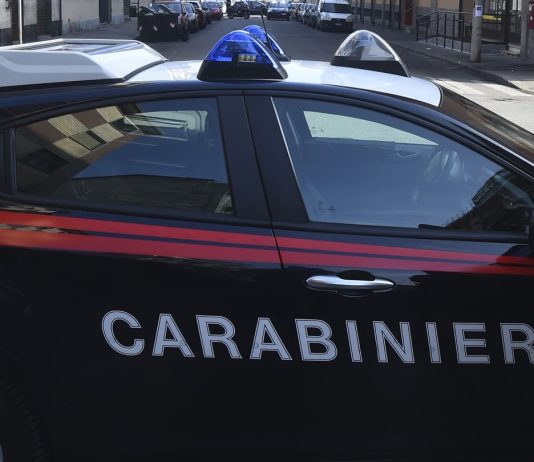 Picchia la compagna, poi si scaglia contro i carabinieri: arrestato un uomo in provincia di Bolzano
