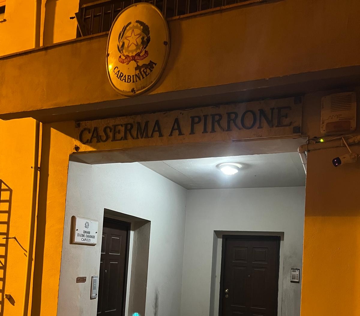 Sedicenne ucciso a colpi di pistola nel Messinese, fermate tre persone Sedicenne ucciso a colpi di pistola nel Messinese, fermate tre persone