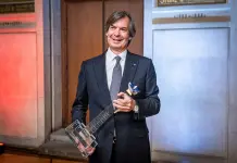 Intesa Sanpaolo, il CEO Carlo Messina premiato come “European Banker of the Year 2024”
