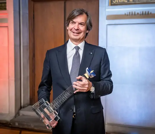 Intesa Sanpaolo, il CEO Carlo Messina premiato come “European Banker of the Year 2024”
