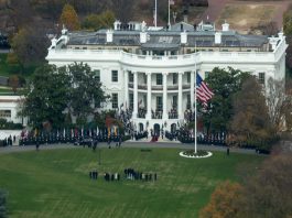 Il National Trust fa causa per fermare la maxi sala da ballo alla Casa Bianca