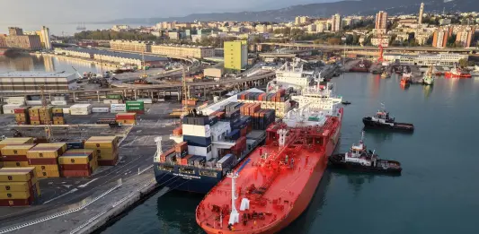 Edison e CMA CGM, primo rifornimento di GNL per una nave portacontainer in Italia