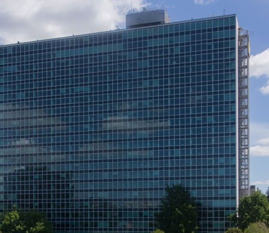 Eni lancia Industrial Evolution, nuova società per la trasformazione industriale