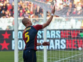 Gol, errori e ribaltoni: tra Cagliari e Genoa succede di tutto, è 3-3