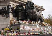 La Francia ricorda le sue vittime degli attentati dell’Isis del 2015