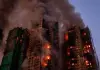 Maxi incendio in un complesso residenziale a Hong Kong, salgono a 36 i morti