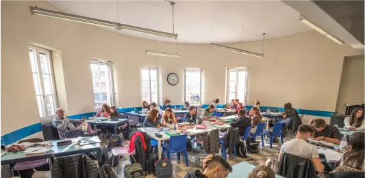 Portofranco, l’aiuto allo studio che cambia la vita a studenti e famiglie