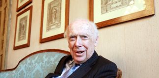 È morto a 97 anni James Watson, vinse il Premio Nobel per la scoperta della struttura del DNA