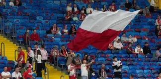 مالطا: اعتقال ثلاثة مشجعين بولنديين بعد فوضى على متن رحلة جوية