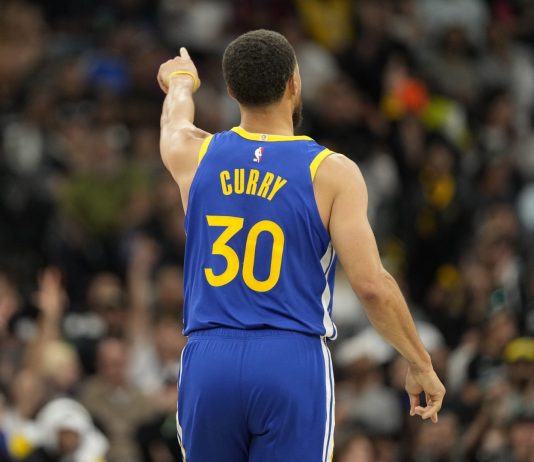 Curry ne fa 49 e trascina i Warriors, Harden riaccende i Clippers: il resoconto della notte Nba