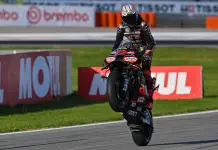 MotoGP, Bezzecchi vince il Gp di Valencia. Sul podio Fernandez e Di Giannantonio