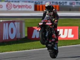 MotoGP, Bezzecchi vince il Gp di Valencia. Sul podio Fernandez e Di Giannantonio