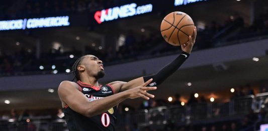 San Antonio vince senza Wembanyama, Maxey trascina Philadelphia: il resoconto Nba