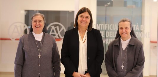 Inaugurato il nuovo anno “Auxilium”, Beccalli “Educare con l’IA. Tra ambivalenze e responsabilità”