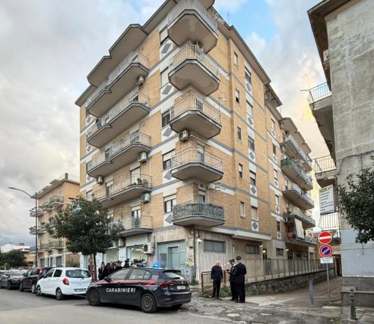 25enne uccide a coltellate la sorella di 23 anni nel Napoletano