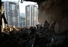 Massiccio attacco russo su Kiev e altre regioni dell’Ucraina, ci sono vittime e decine di feriti