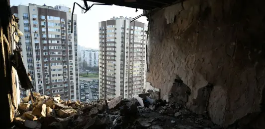 Massiccio attacco russo su Kiev e altre regioni dell’Ucraina, vittime e decine di feriti