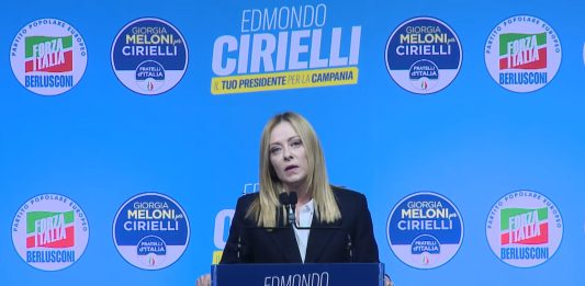 Meloni a Napoli “Il Sud non è un problema da risolvere, ma un patrimonio da difendere”